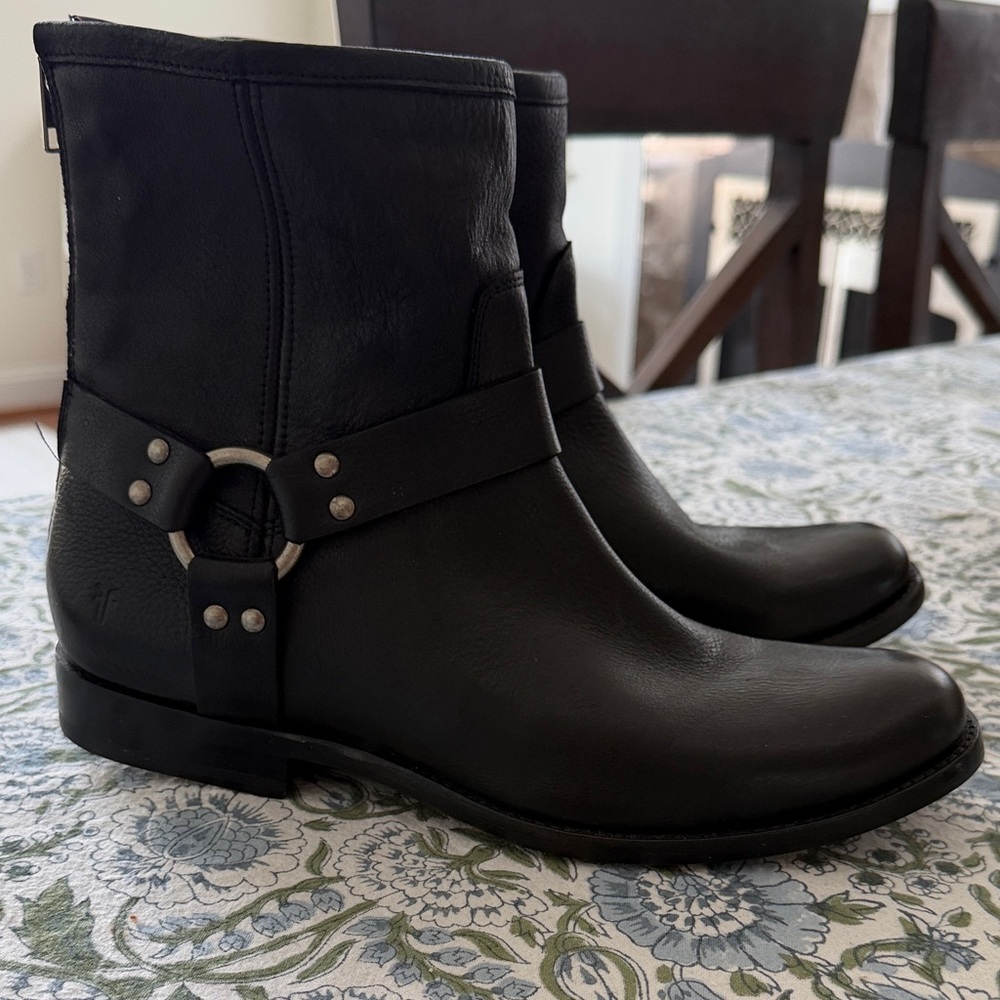 Frye Phillip Harness Short Boots NEW